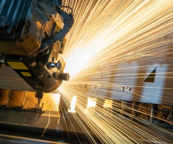 Comprendre le rôle des transducteurs ultrasons dans le nettoyage industriel