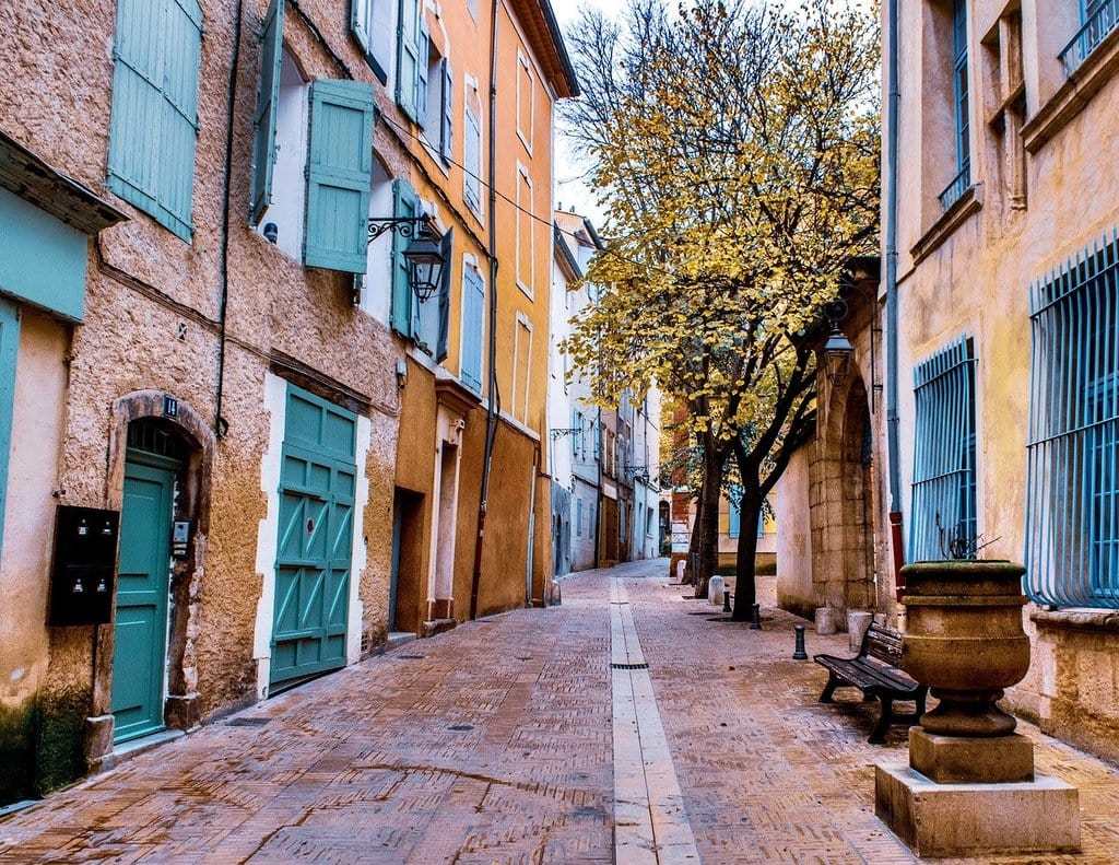 Découvrir les plus beaux villages classés du pays